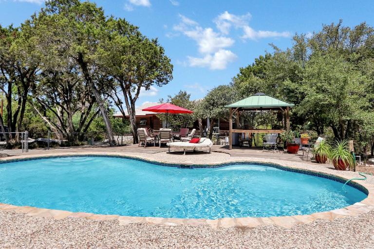 Painted Paradise Main House - B&B New Braunfels