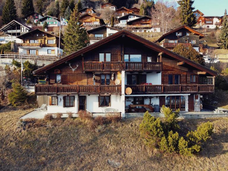 Gemütliche Ferienwohnung in Ladir bei Flims Laax - Bed and Breakfast Ilanz/Glion