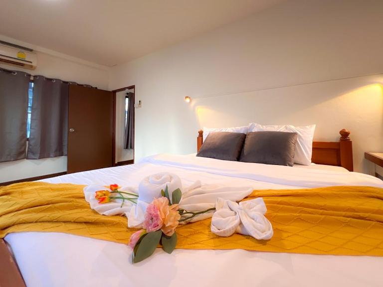 Santitham Work Studio Near Nimman Area - B&B Chiang Mai