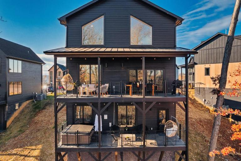 BEST LOCATION!Views!Hot Tub!Sauna!Firepit!Theater - B&B Sevierville