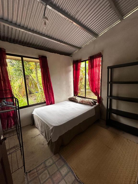 Hostel Guacimo - B&B Guácimo