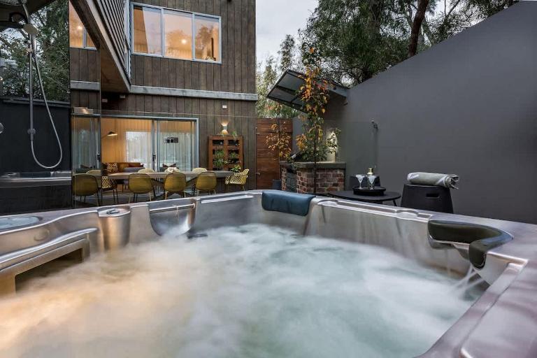 Djurapin - Sophisticated Coastal Haven with Jacuzzi - B&B Dunsborough