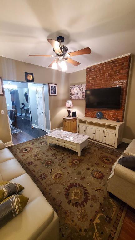 Duplex in Columbus, Ohio - B&B Columbus