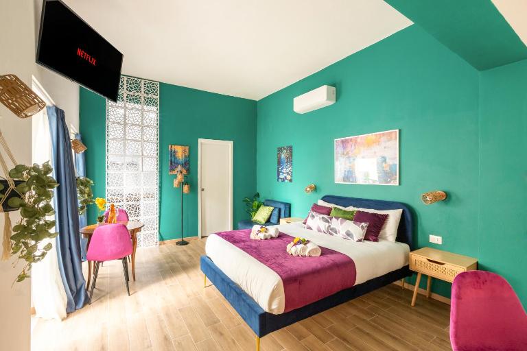Historic Center Boho Apt - 5min Colosseum, 300m to Metro, A-C - B&B Roma