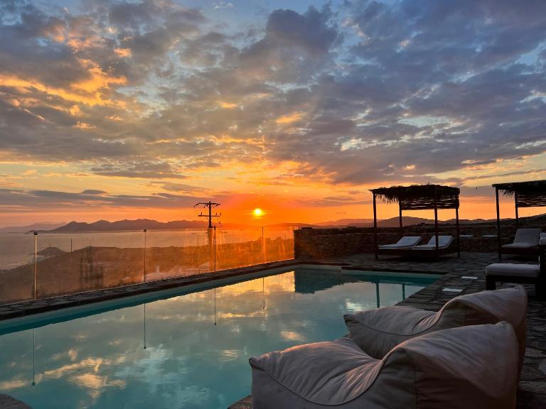 Villa Hera Milos 4 Bedrooms Madrakia Village - B&B Mandrakia