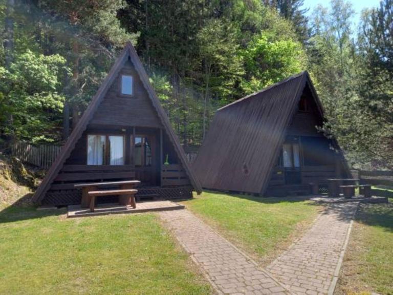 Domki letniskowe pod Zamkiem - B&B Szczytna