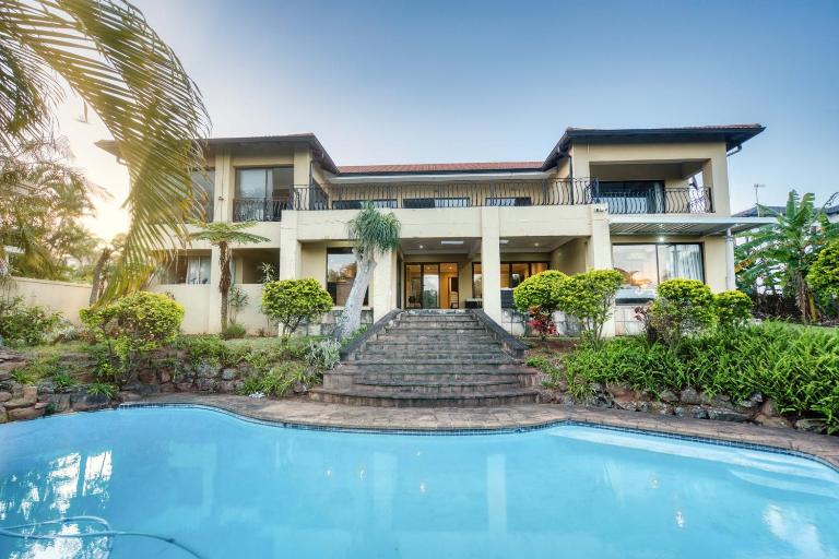 Umhlanga Villa & Apartment with Pool & Patio - B&B Durban
