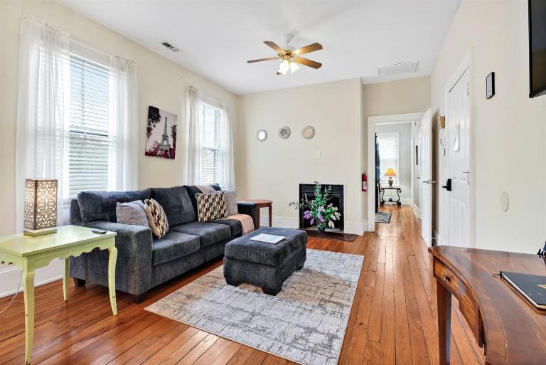 The Garden District Flat - Ferienwohnung Wilmington
