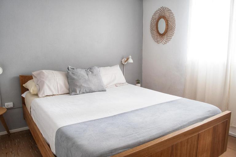 Dúplex minimalista cerca Hilton Mendoza y Bodega Los Toneles Helen Aloja - B&B Camalón