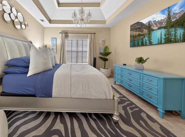 Master Suite with Private Jacuzzi Tub - B&B McDonough