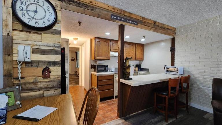 Rustic Country Living at River Ranch Sleeps 6! 102 - B&B River Ranch