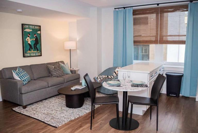 Fun Cozy 1 Br King Apts - 1 25 Mile Walk to TIAA Bnk Fld - B&B Jacksonville
