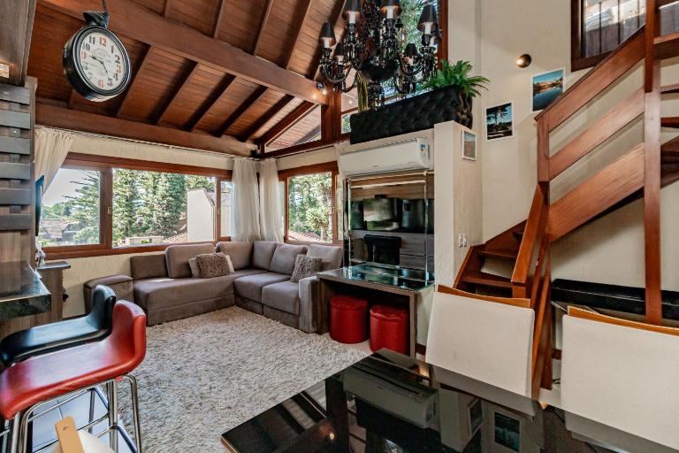 Linda Cobertura Duplex em Condomínio Central - B&B Gramado