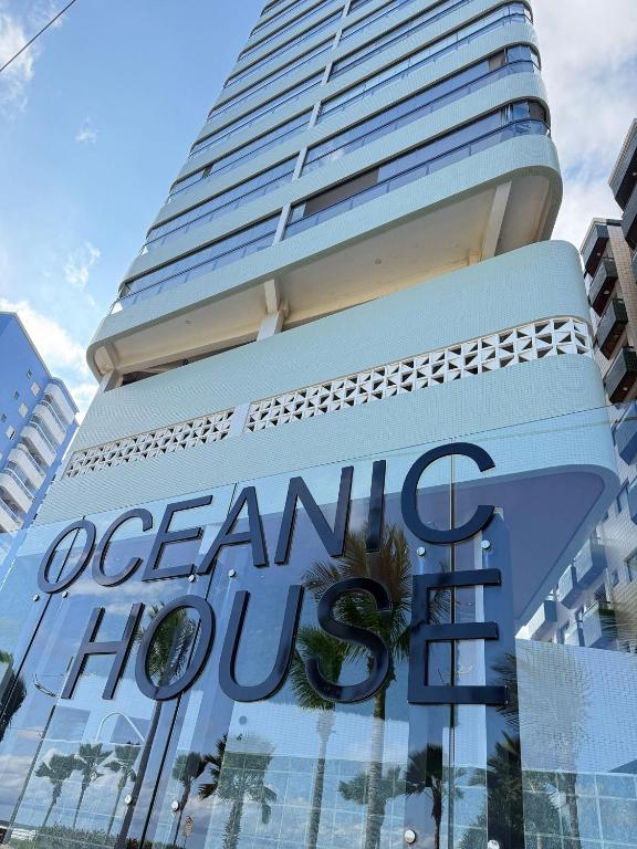 Apartamento Clean com 2 quartos em frente à praia e com 2 varandas - Ideal para famílias. - B&B Praia Grande