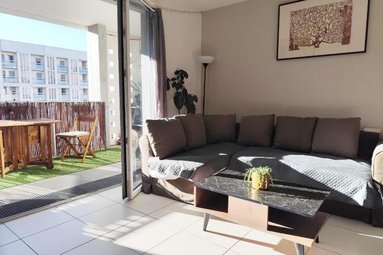 Apartment with balcony near St Jean train station - B&B Bordeaux