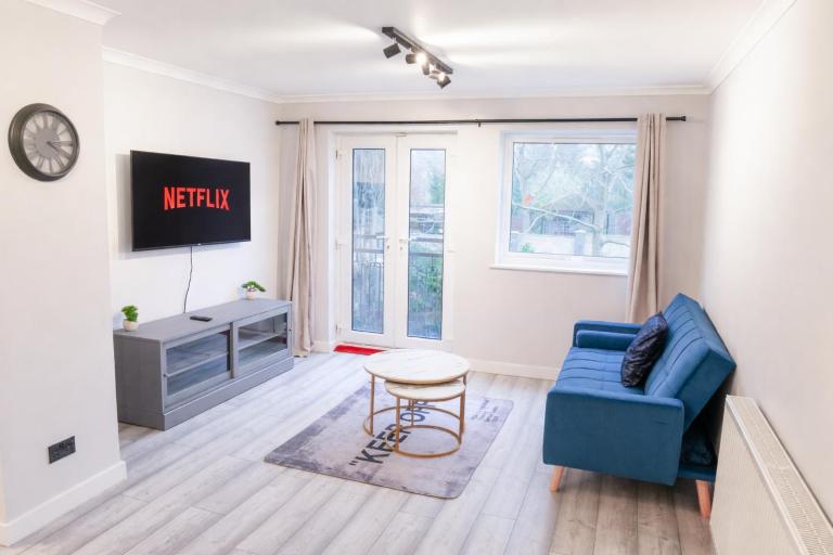 Modern 2BR Apartment in Wembley, - B&B Londra