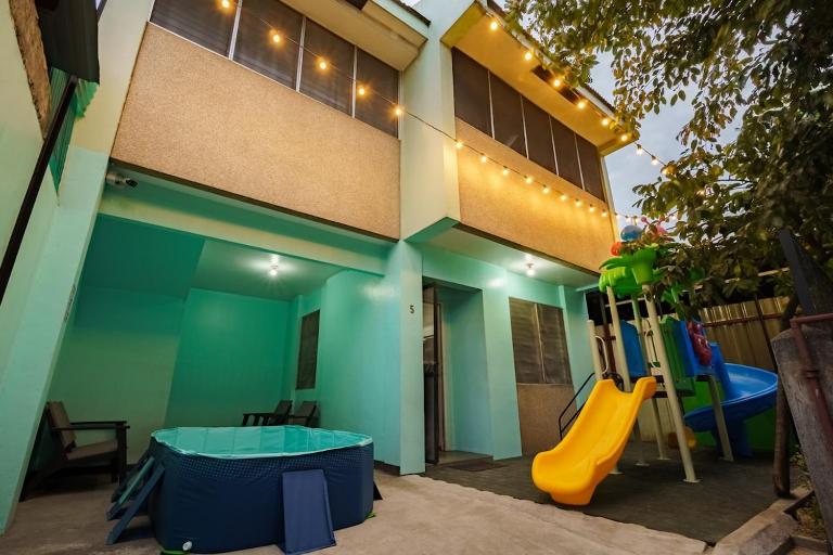 Townes Juna Family Group Home w Playground Near SM Ecoland - B&B Davao City
