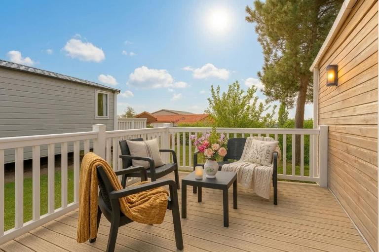 Near Pool 3BR Family -Friendly Sea Views Ramp Wi-Fi Pet OK - Bed and Breakfast Birdston