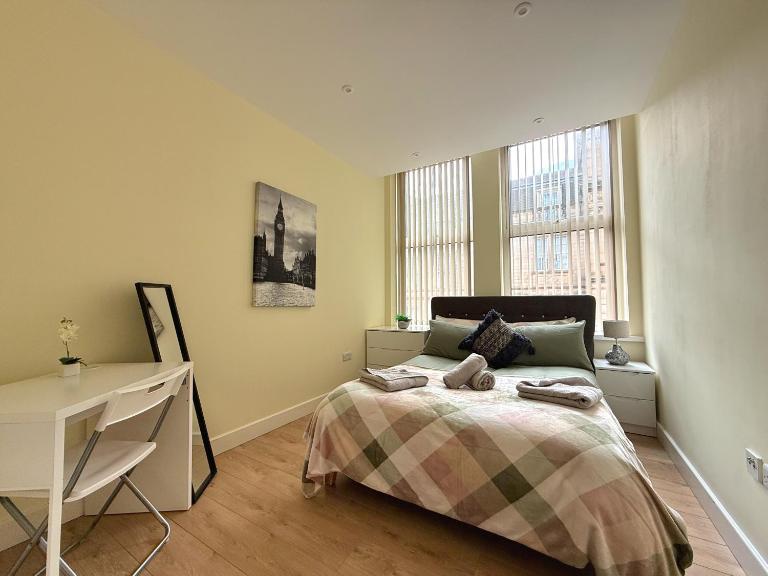Beautiful 2-bed flat In Vibrant City Centre - Ferienwohnung Sheffield