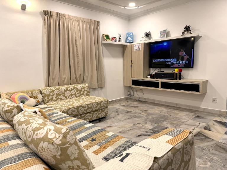 Permai Duyung Corner FunStay - 4R3B - B&B Seremban