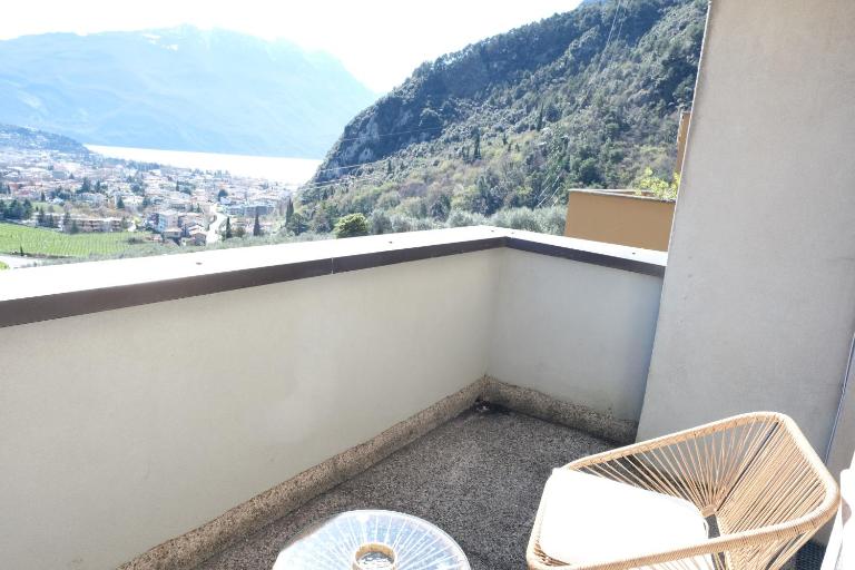 Casa Segantini - Panorama Pool Apartment - B&B Riva del Garda
