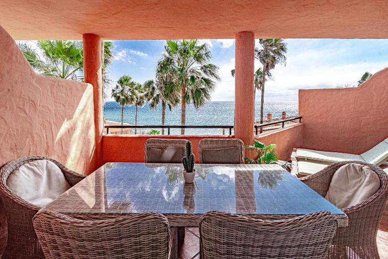 BB.B5 - Spacious apartment with amazing view - Chambres d'hôtes Estepona