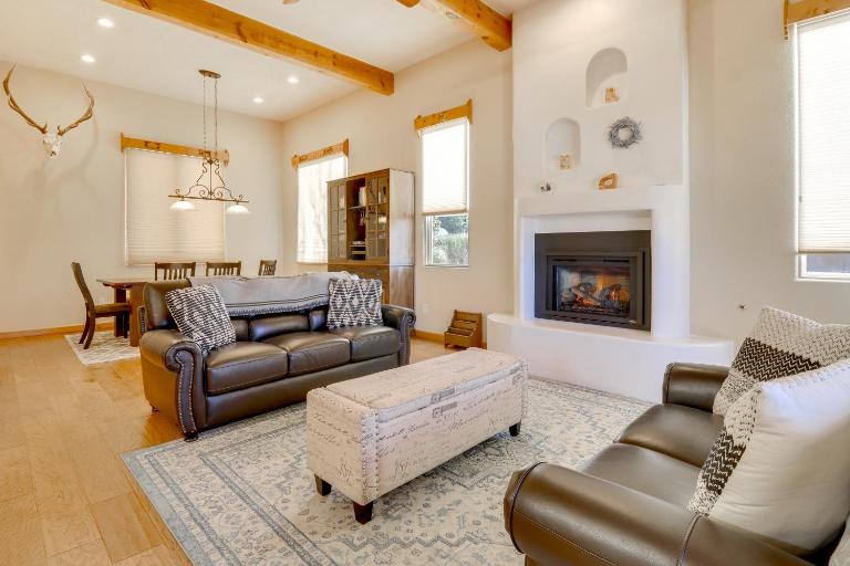 Luxe Desert Retreat w/ Mtn Views in Albuquerque! - B&B Albuquerque