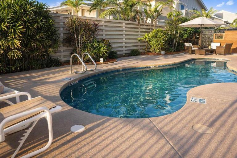 Direct Bayfront Sunsets - Boat Docks - Pool - Fish - B&B South Padre Island