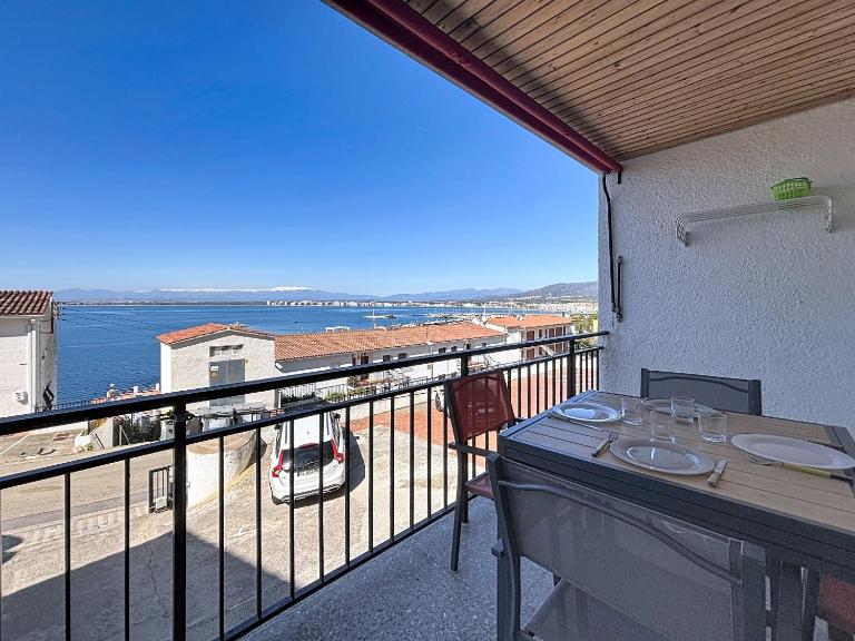 Les Roques - Ferienwohnung Roses