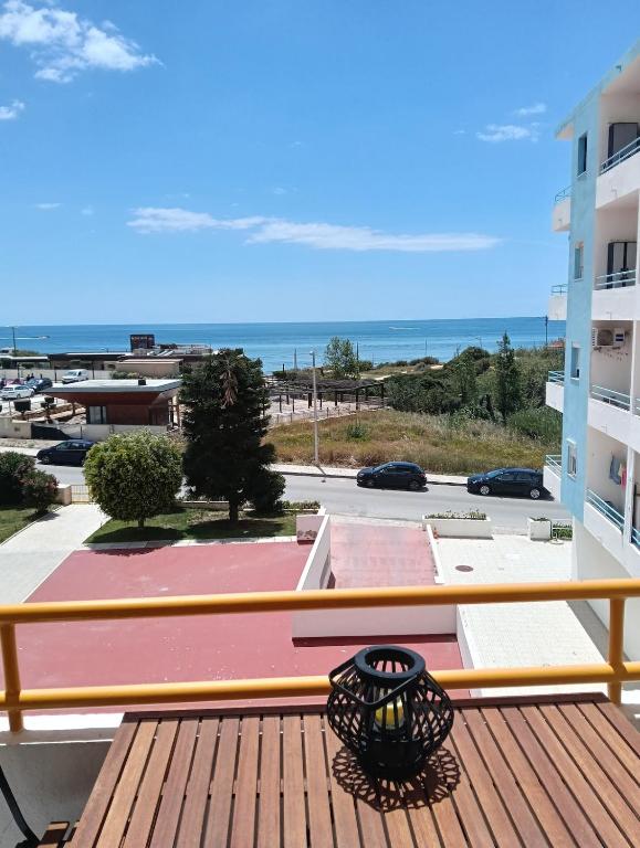 Max Crib Sea front Apart with AC and garage - Bed and Breakfast Armação de Pêra