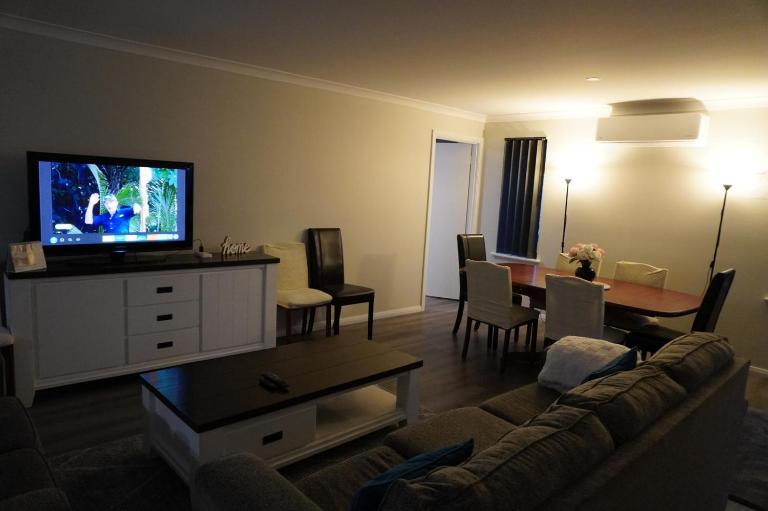 Modern Home in Quiet Albany Area - B&B Cuthbert