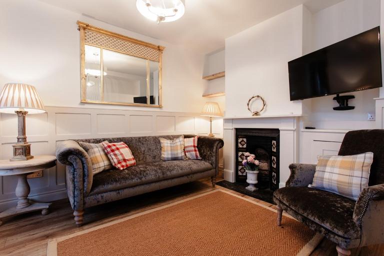Didis Cottage-Dog Friendly-Garden-Cowes-Sleeps 4 - Chambres d'hôtes Cowes