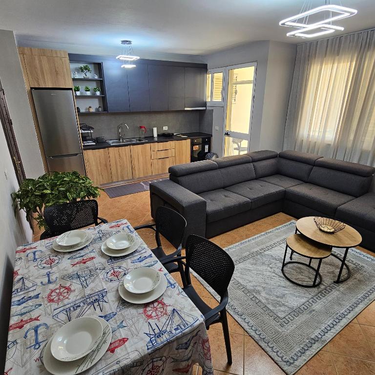 Leora Sunset Apartment-Balcony, 250m from Beach, Golem, Mali i Robit - B&B Golem
