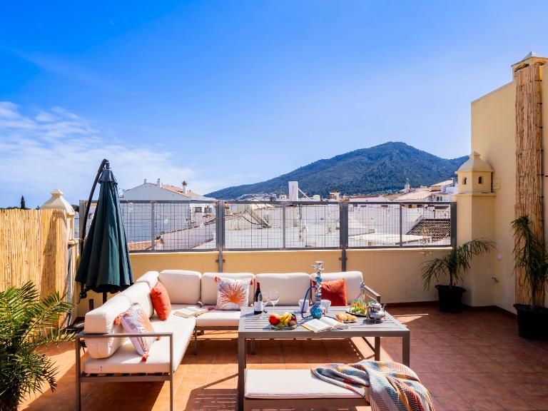 Chill Suite Luxury Rooftop Terrace & BBQ - B&B Alhaurín de la Torre