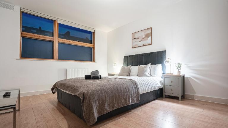 Near Tower Bridge - Stylish 1BR Flat - Parking - Sleeps 6 - B&B Londra