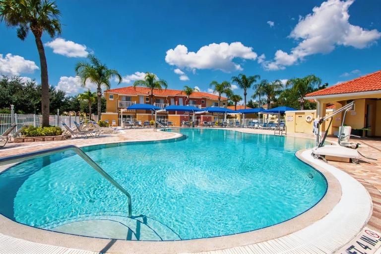 3BR Home in Lake Berkley Minutes to Disney - B&B Kissimmee