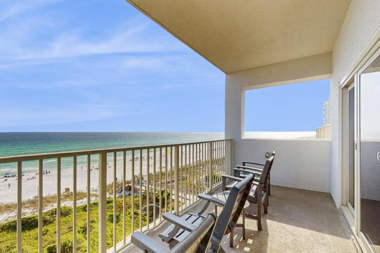 TOPS'L Beach Manor 612 - Bed and Breakfast Destin