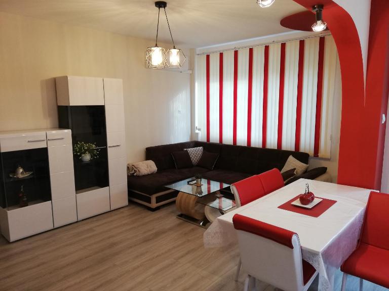Apartment Ani - Spacious 3-Bedroom Apartment, Free Parking,10 min to Old Town - B&B Veliko Tarnovo
