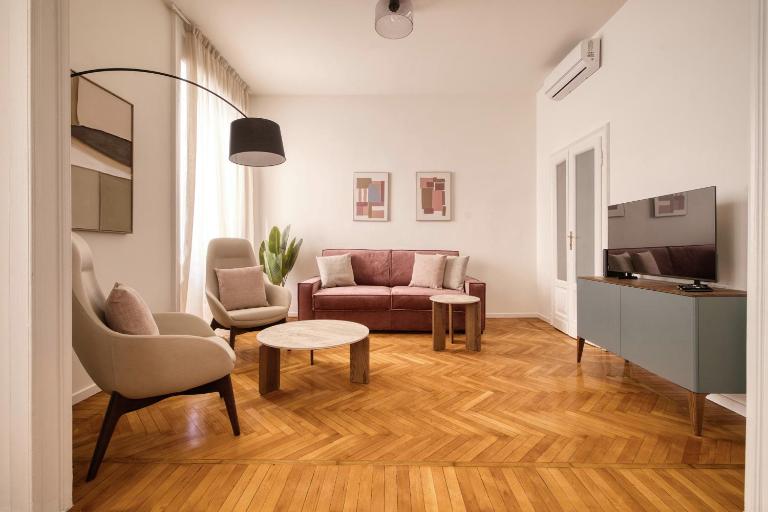 JOIVY Porta Romana Palace - B&B Milano