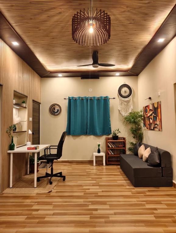Waves & Woods luxury stay - Bed and Breakfast Honnavar