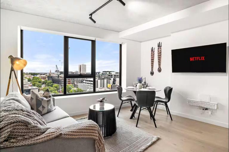 Property Bros - Scenic Views, Pool, Gym - B&B Melbourne