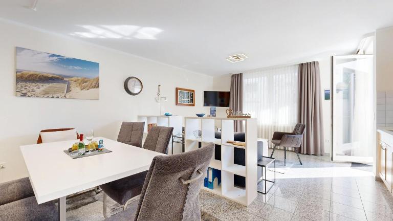 strandnahe FeWo mit Schwimmbad im Haus, a cappella 03, Binz - Ferienwohnung Ostseebad Binz