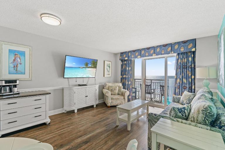 Oceanfront BayWatch 1BR with Resort Amenities - Chambres d'hôtes Myrtle Beach
