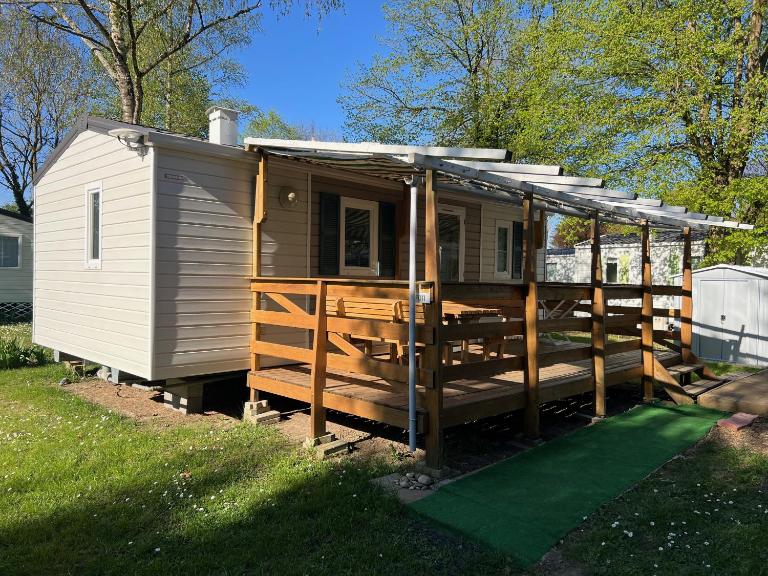 Mobil-home ensoleillé pour 4 proche Europa-Park - Bed and Breakfast Boofzheim