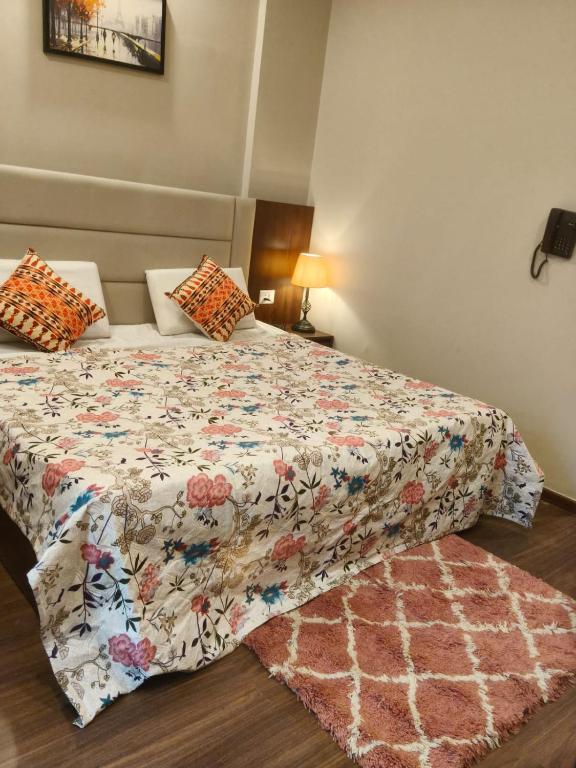StayEase Studio - Near Expo Mart, Greater Noida - B&B Greater Noida