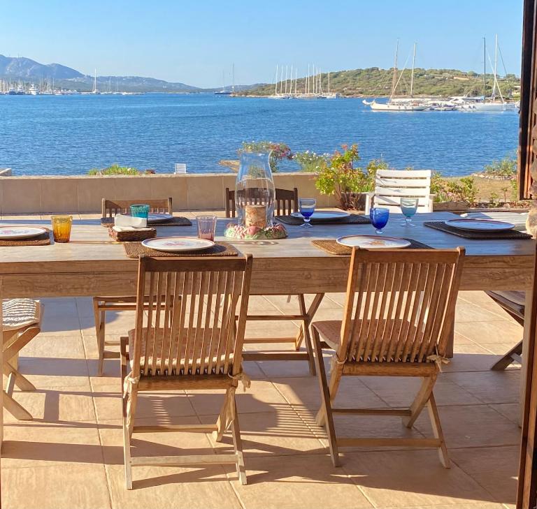 Casa Tre Mari exclusive private beach apartment - Bed and Breakfast Porto Rotondo