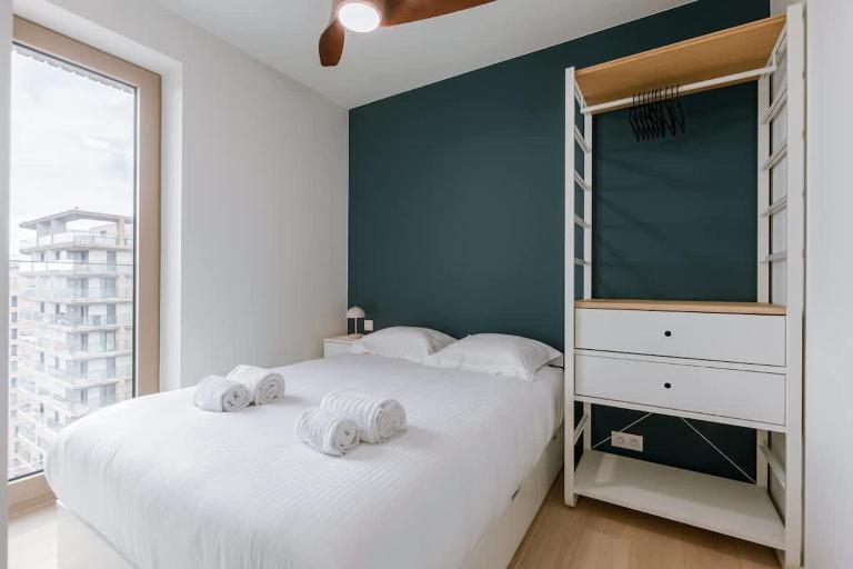 Bright & Cozy Stay Near Oostende Beach - B&B Ostenda