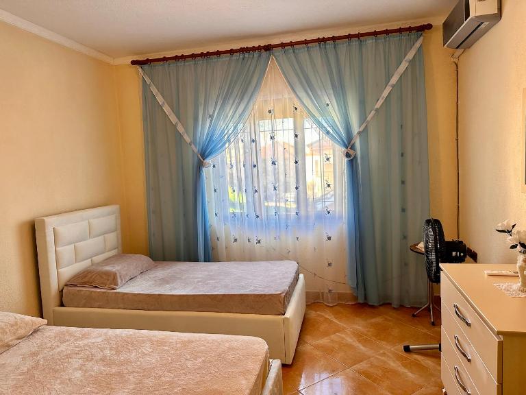 Spacious Genta Apartment Pogradec - Ferienwohnung Pogradec