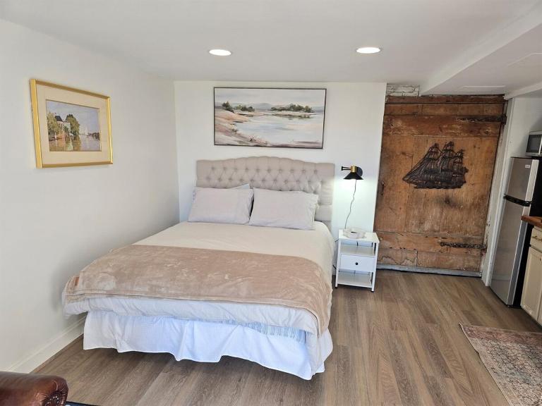 Seagrass Suite- Garden view studio in Marblehead, near Salem - B&B Marblehead