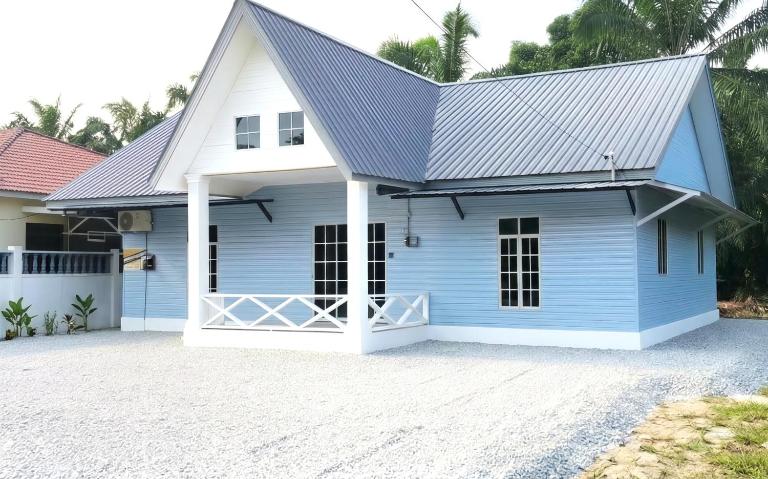 Amyza Homestay 3Bilik - Bed and Breakfast Semerah